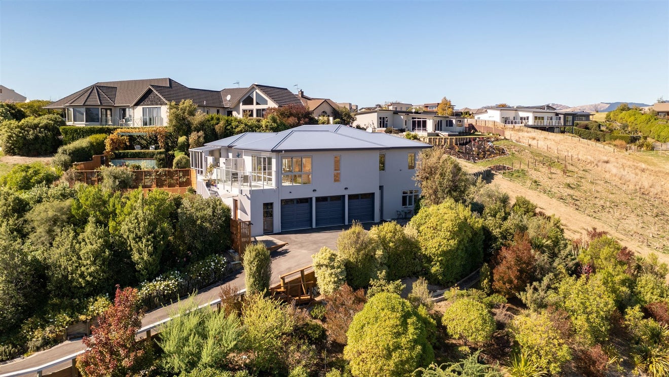 19 Lake View Place, Blenheim - Carousel 23