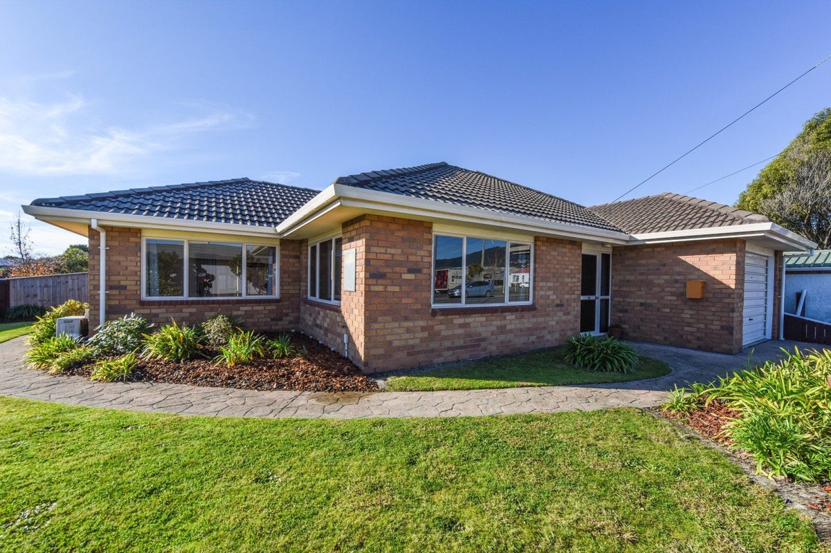 68 Parkers Road, Tahunanui, Nelson - Carousel 1