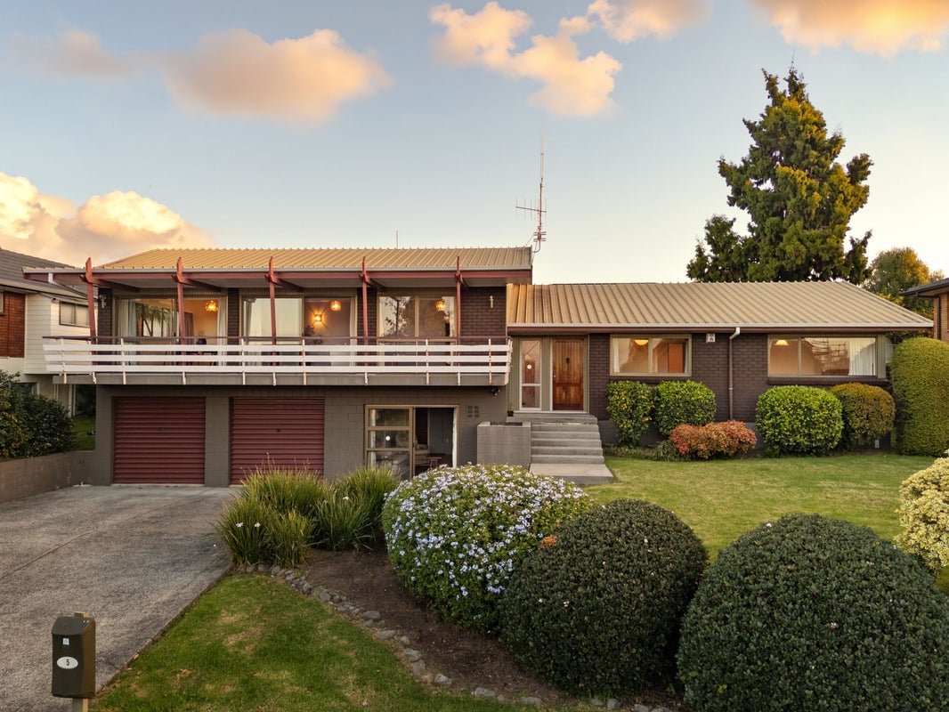 5 Cattanach Street, St Andrews, Hamilton - Carousel 1