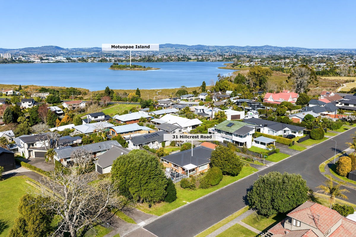 31 Hillcrest Road, Otumoetai, Tauranga - Carousel 2