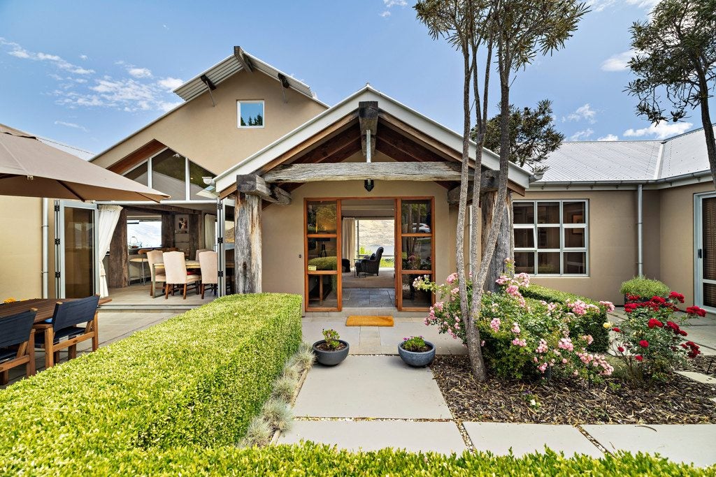5 Vancouver Drive, Queenstown, Queenstown - Carousel 1