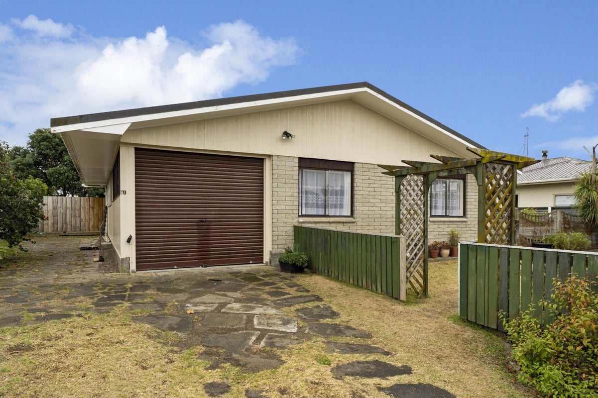 81 Norfolk Crescent, Otaki Beach, Otaki - Carousel 1