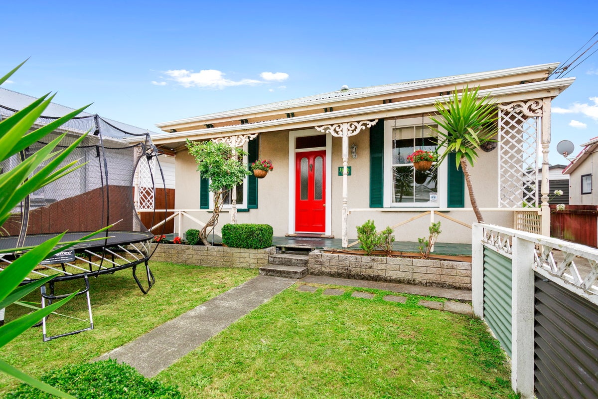 21 Buick Street, Petone, Lower Hutt - Carousel 1