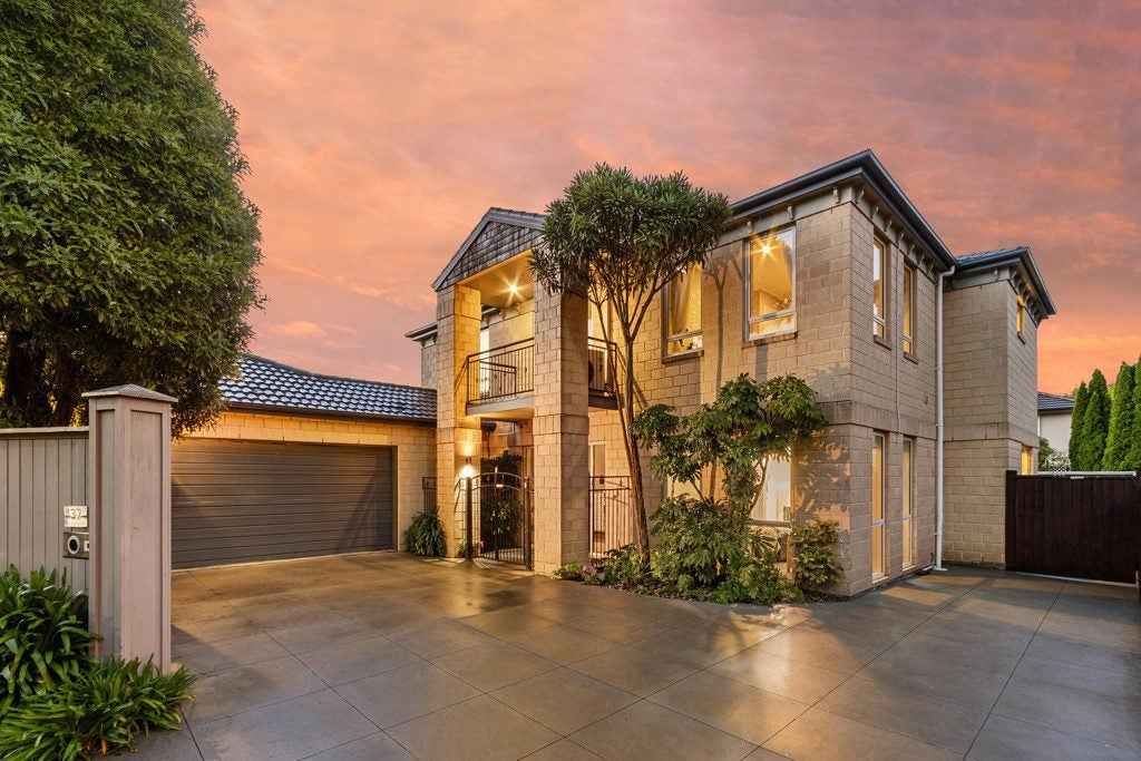 137 Centaurus Road, Saint Martins, Christchurch - Carousel 2
