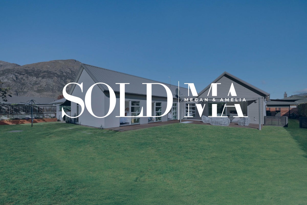 11 Haddow's Place, Lake Hayes, Queenstown - Carousel 1