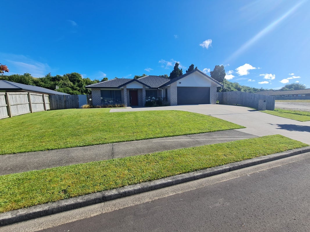 25 Oakland Place, Ngongotaha, Rotorua - Carousel 1