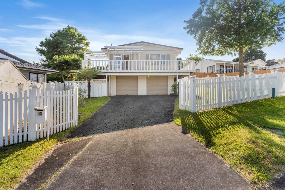 41 Hale Crescent, Bayview, Auckland - Carousel 1