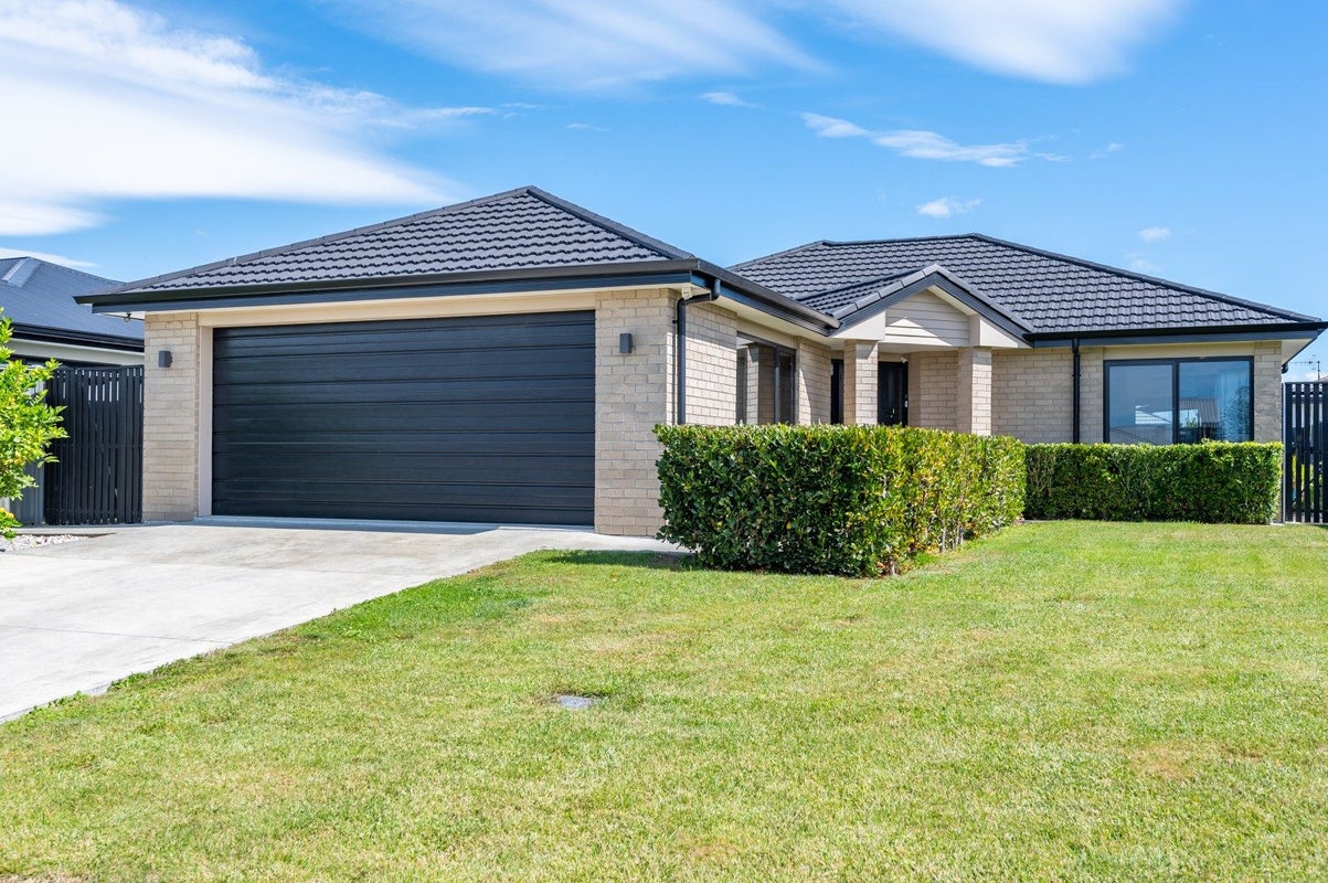 7 Ruakituri Place, Te Awa, Napier - Carousel 1