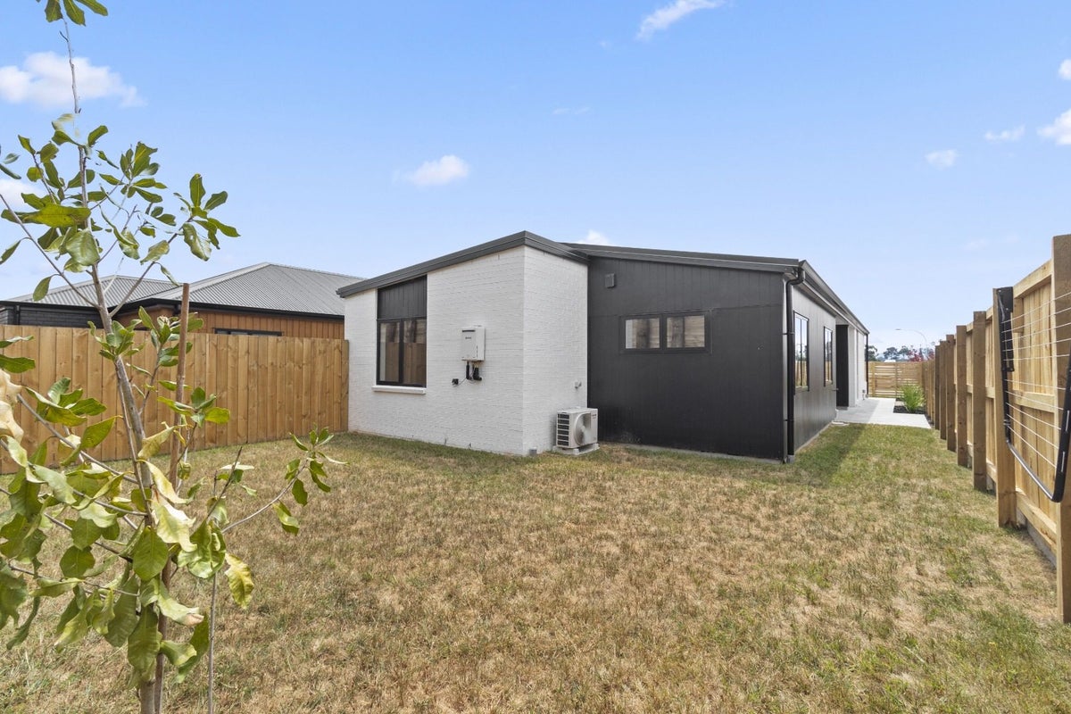 19 Rongo Close, Horotiu, Hamilton - Carousel 23