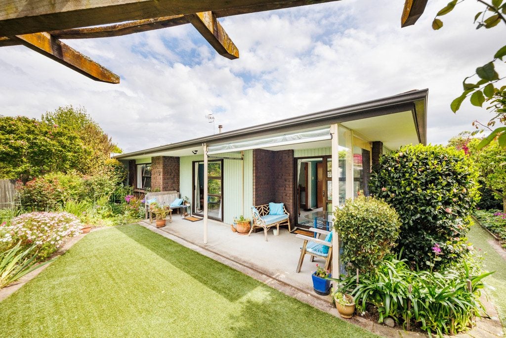 9 Baton Place, Highbury, Palmerston North - Carousel 1