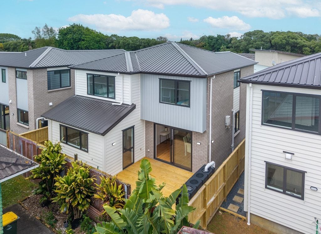 9 Coptic Place, Mangere East, Auckland - Carousel 1