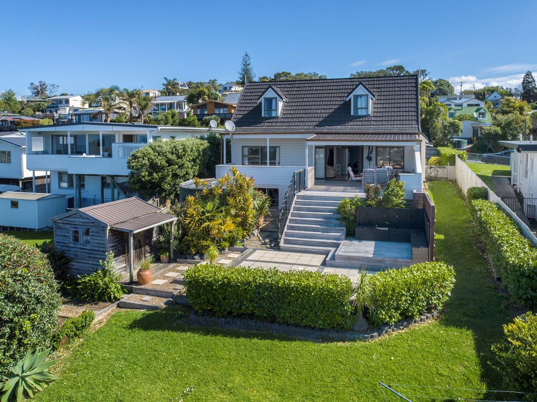 21 Gledstane Road, Stanmore Bay, Whangaparaoa - Carousel 1