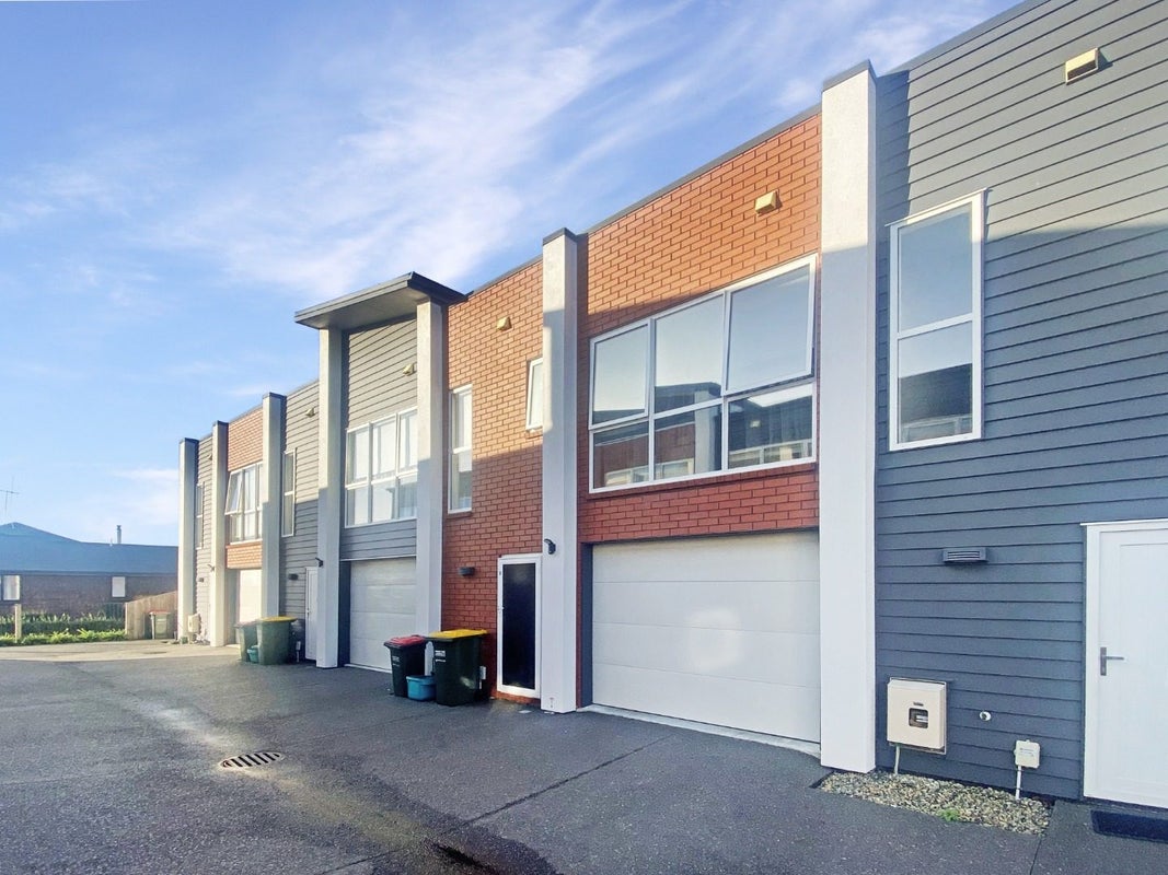 6/15 Lyon Street, Frankton, Hamilton - Carousel 1