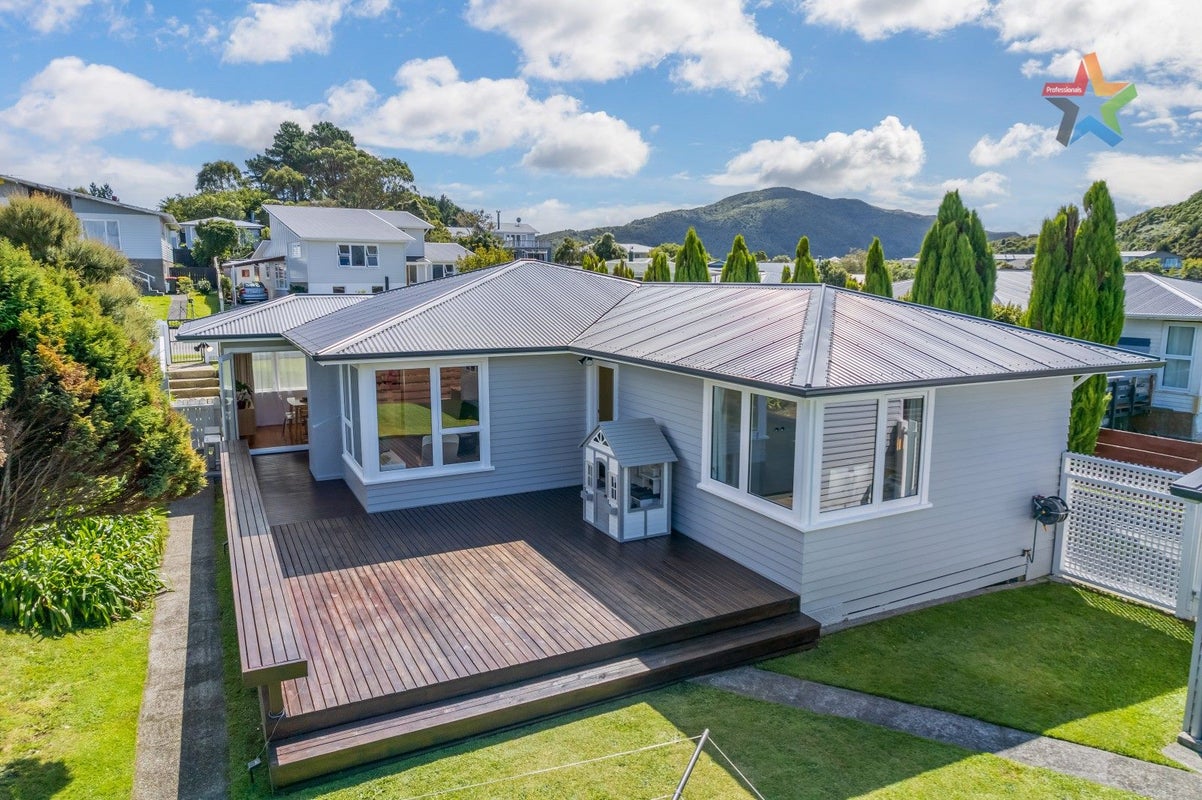 8 Cherry Blossom Grove, Maungaraki, Lower Hutt - Carousel 2
