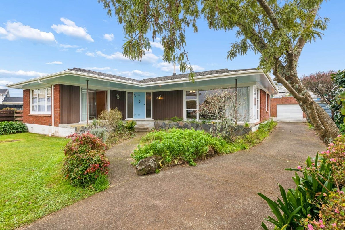 21 Fairview Avenue, Opaheke, Papakura - Carousel 1