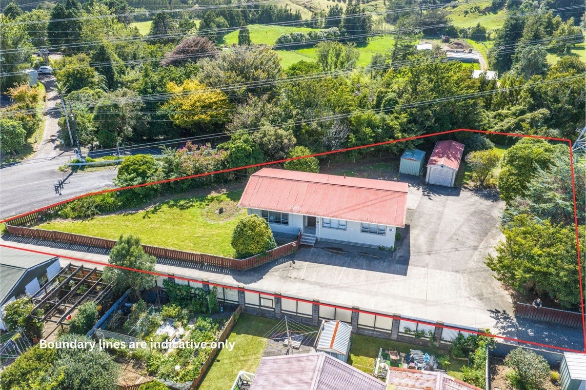 22 Saxton Road, Upper Vogeltown, New Plymouth - Carousel 13