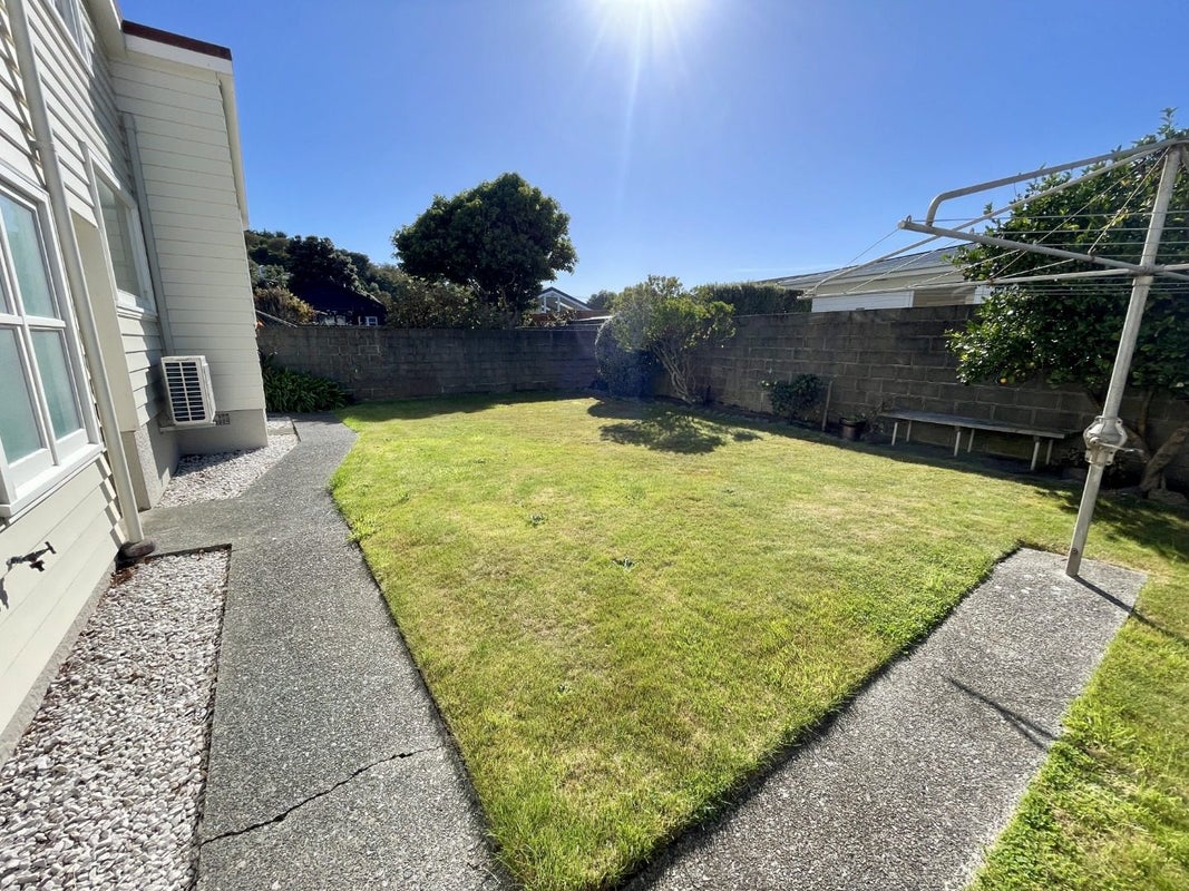 78 Tauhinu Road, Miramar, Wellington - Carousel 26