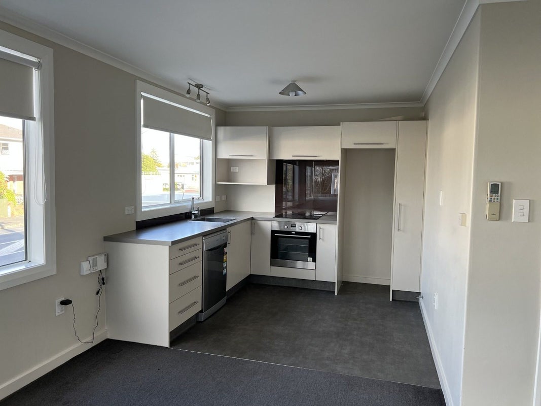 2/130 Forbury Road, Saint Clair, Dunedin - Carousel 2