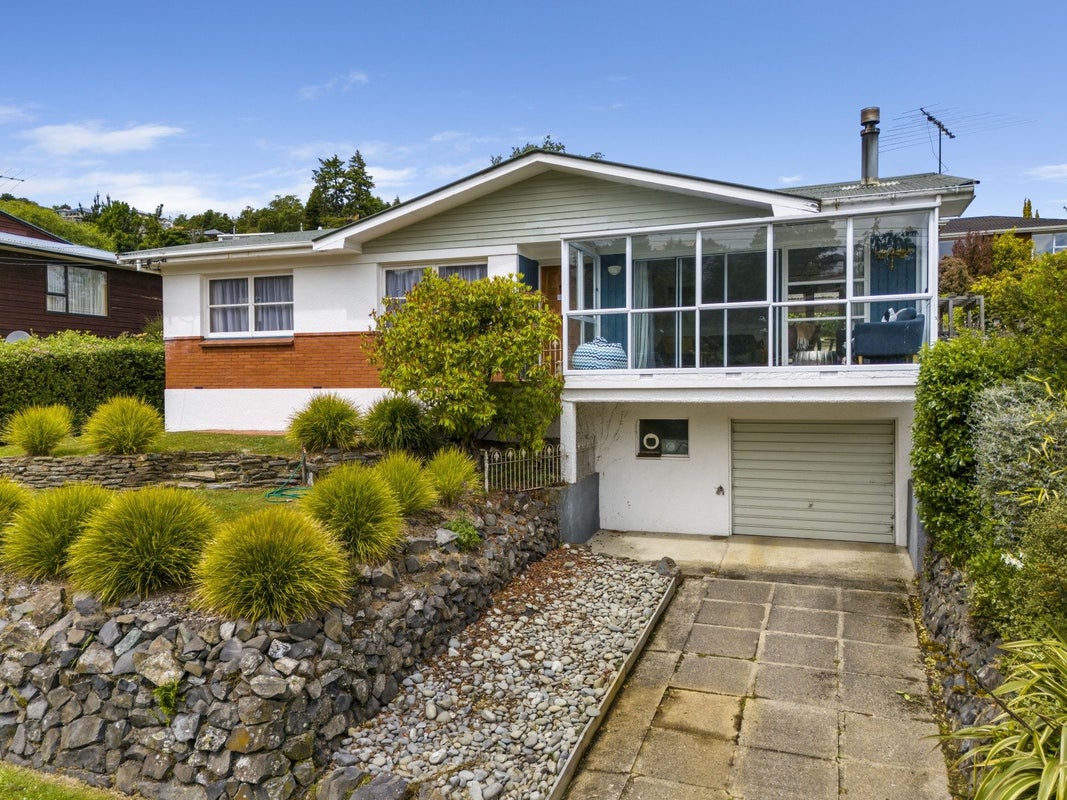 75 Barr Street, Kenmure, Dunedin - Carousel 1