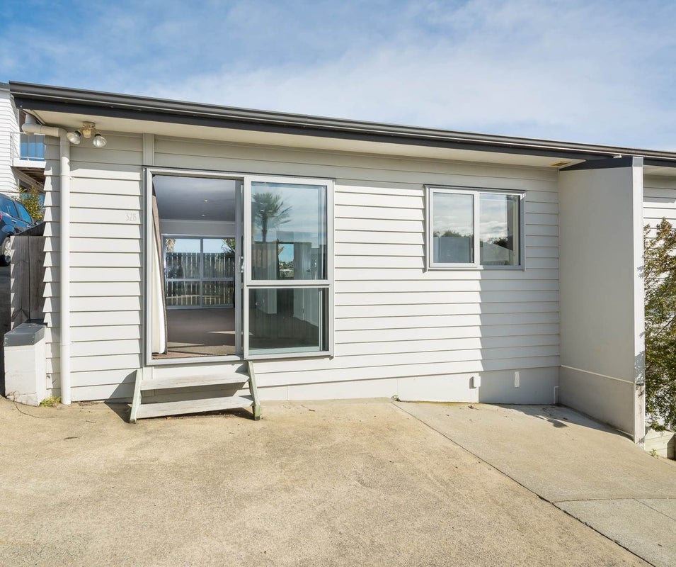 32 Braemar Road, Rothesay Bay, Auckland - Carousel 1