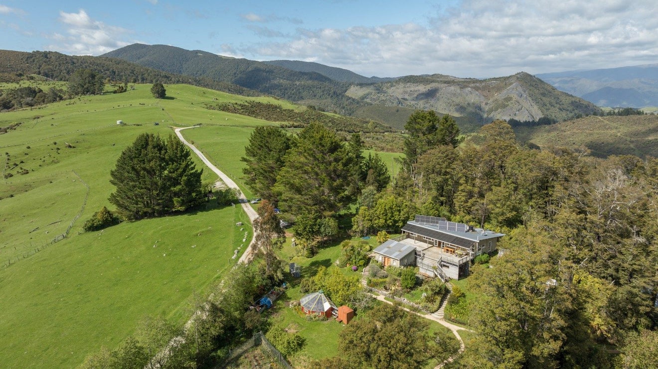 727 Bird Road, Clifton, Takaka - Carousel 2