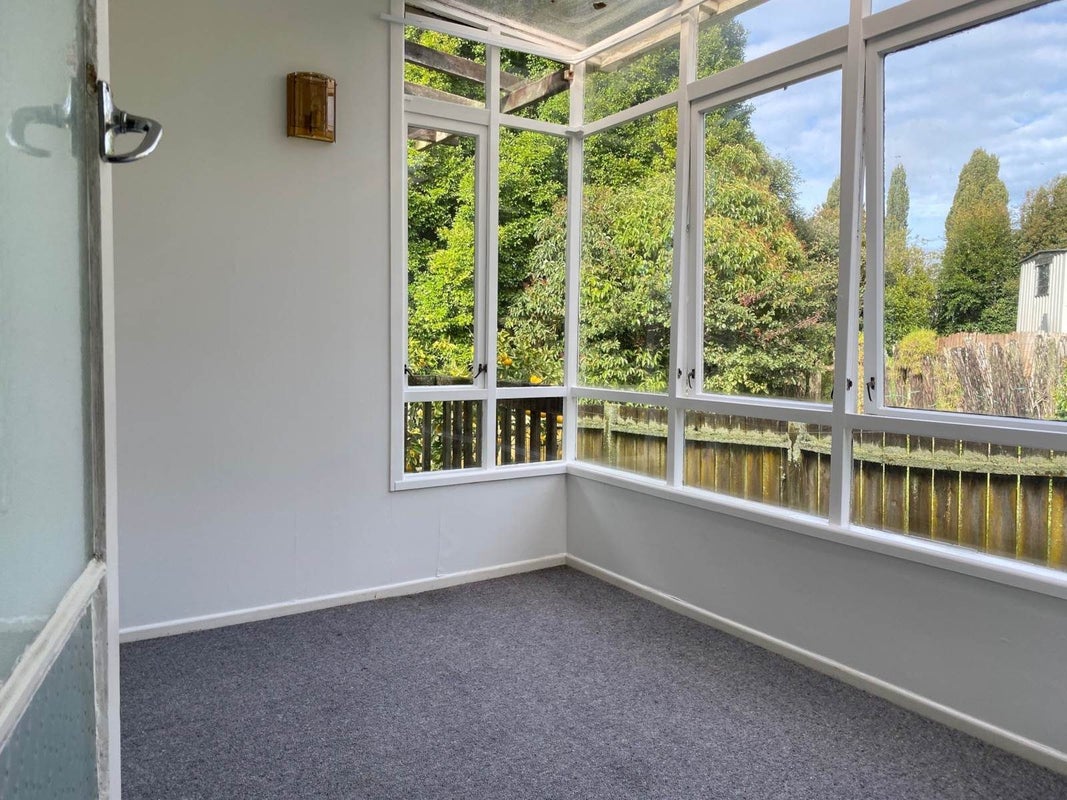 8 Liddell Street, Hillcrest, Auckland - Carousel 2