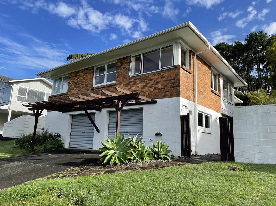 54 Ravenwood Drive, Forrest Hill, Auckland - Carousel 1