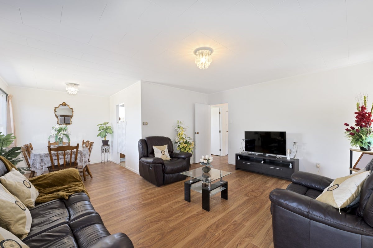 19 Pankhurst Place, Sunnyvale, Auckland - Carousel 2