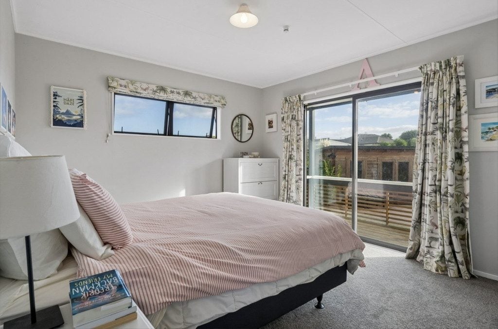 3 Barrett Drive, Waikanae Beach, Waikanae - Carousel 2