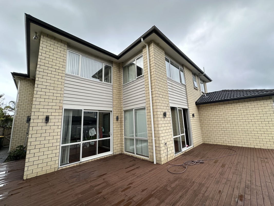 72 Harrowglen Drive, Northcross, Auckland - Carousel 2