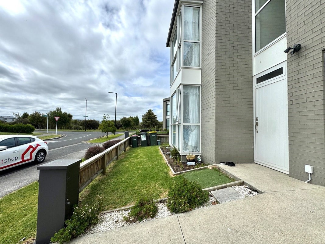 5 Aeronautic Road, Takanini, Auckland - Carousel 2