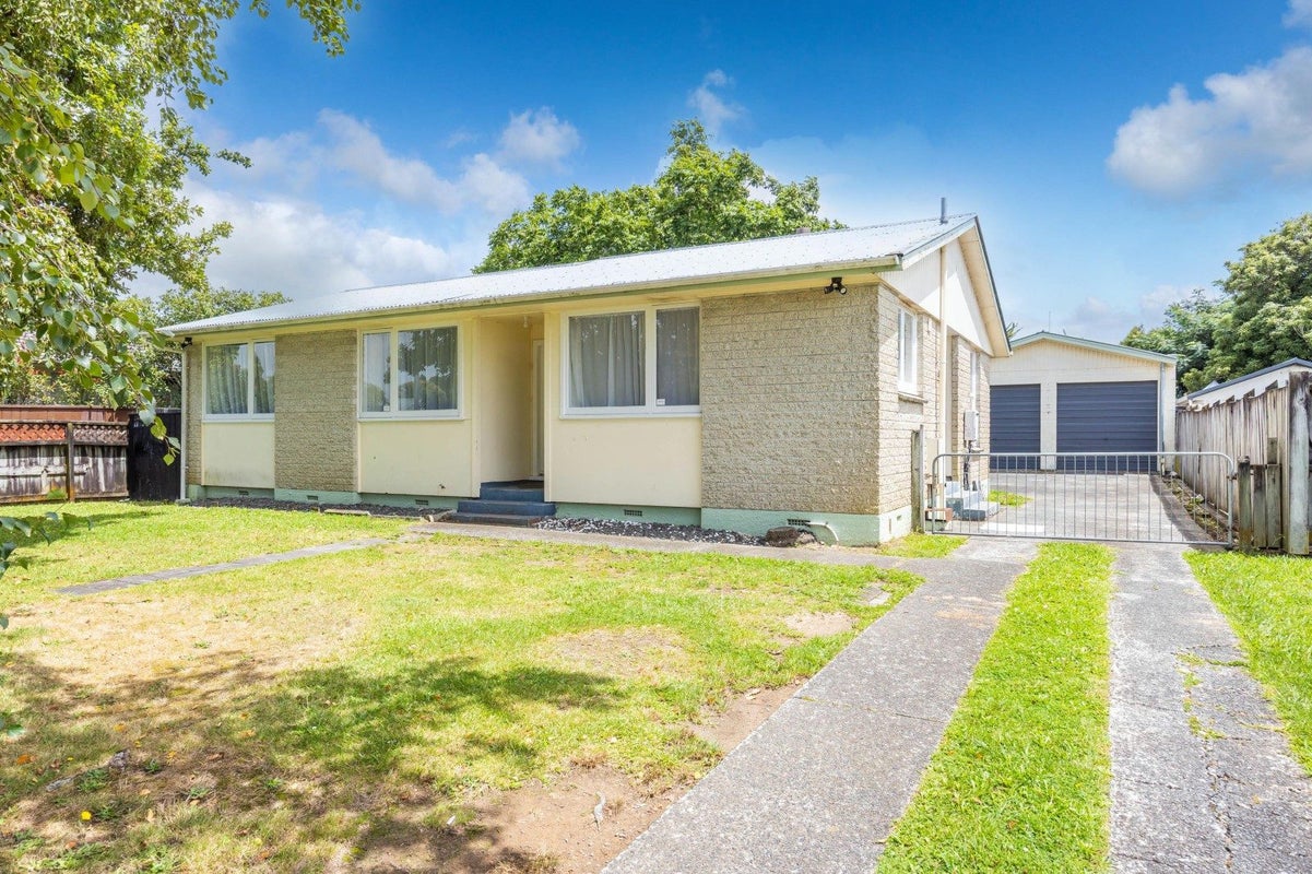 25 Bellmont Avenue, Chartwell, Hamilton - Carousel 1