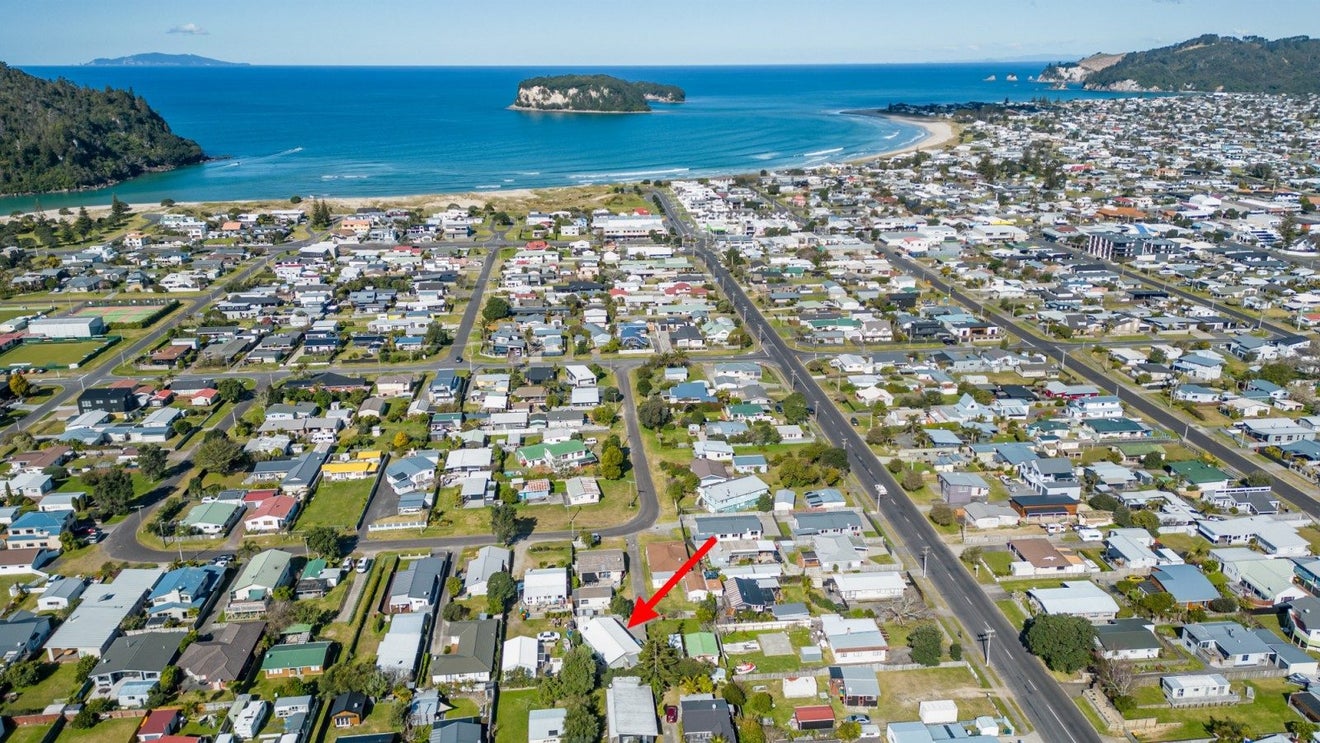 203B The Square, Whangamata - Carousel 32