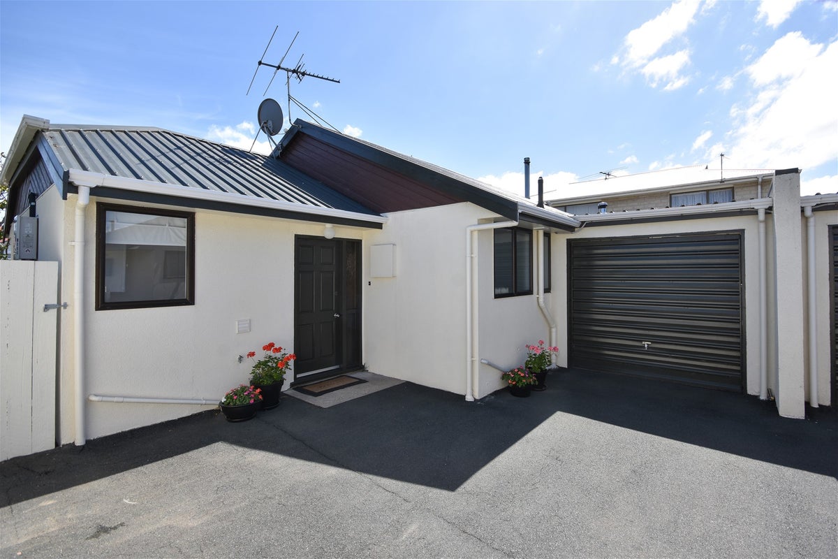 72C Queens Drive, Saint Kilda, Dunedin - Carousel 1