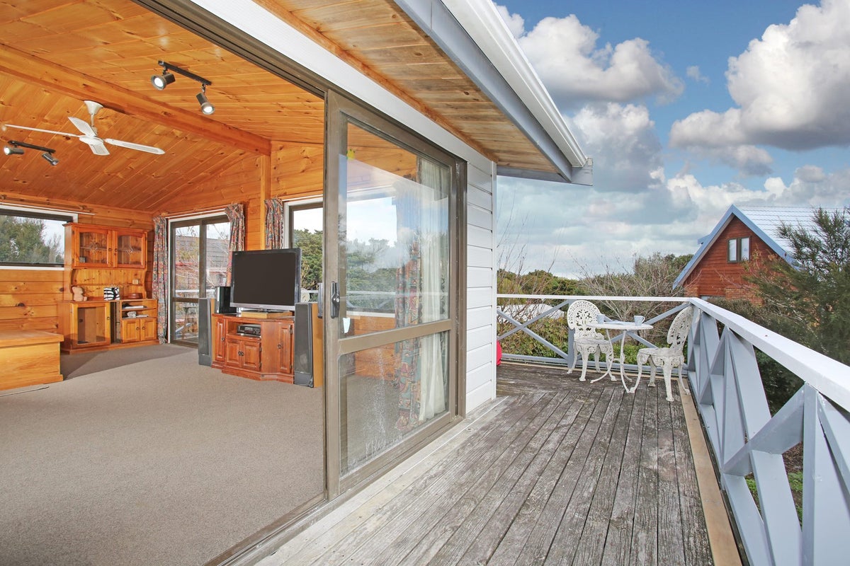 3 Cantua Close, Totara Heights, Auckland - Carousel 1