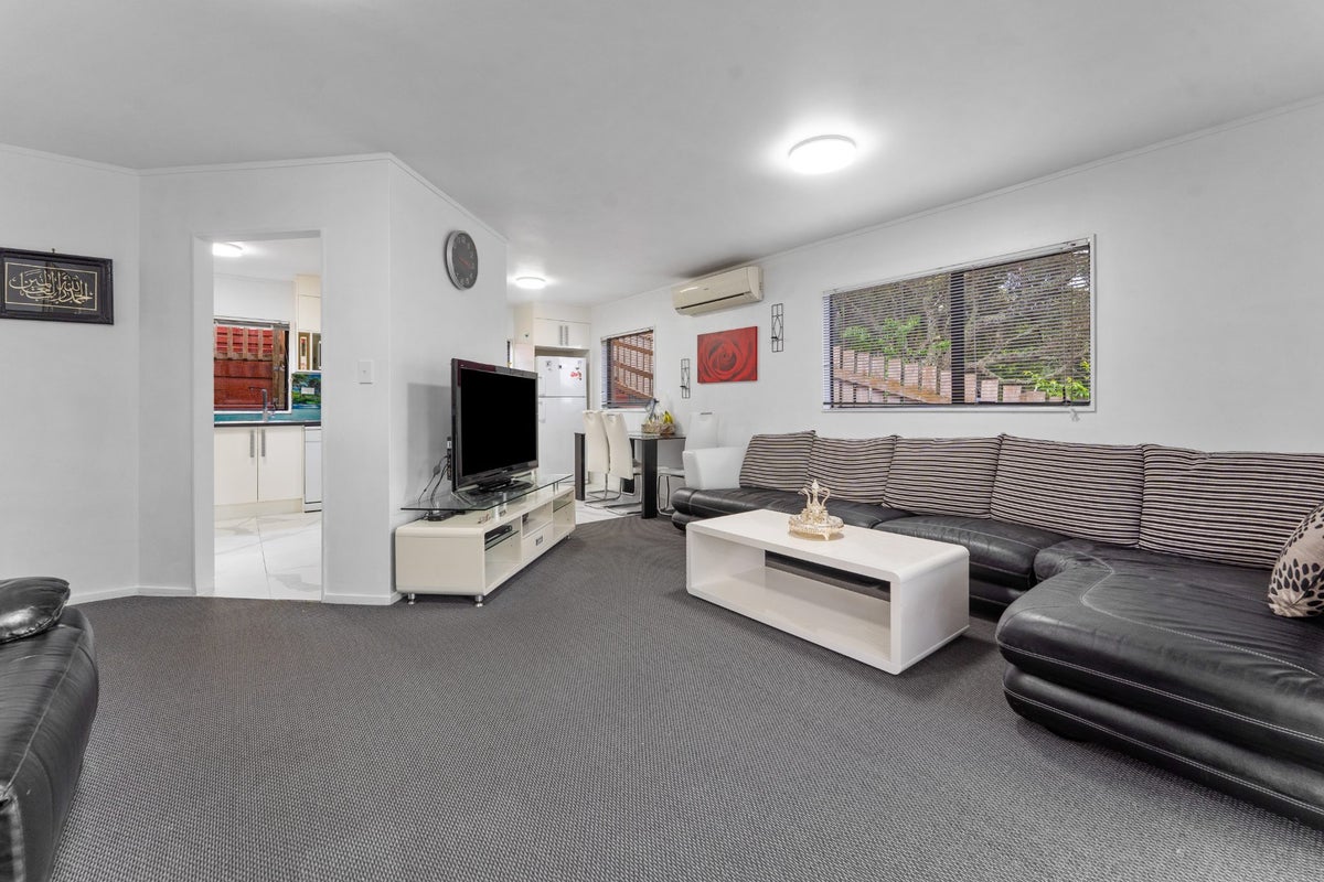 1/51 Vandeleur Avenue, Birkdale, Auckland - Carousel 2