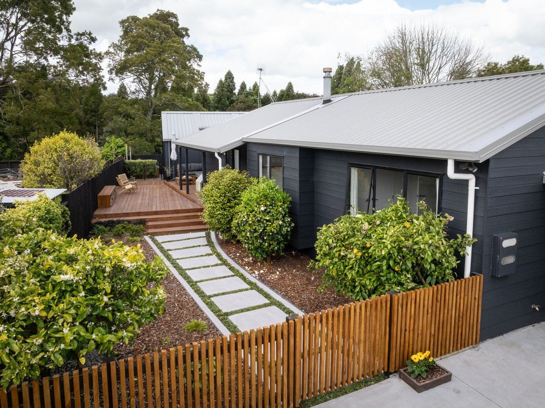 16 Taksan Place, Pukete, Hamilton - Carousel 1