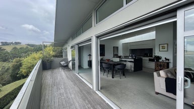 12 The Rocks, Kennedys Bush, Christchurch - Carousel 1