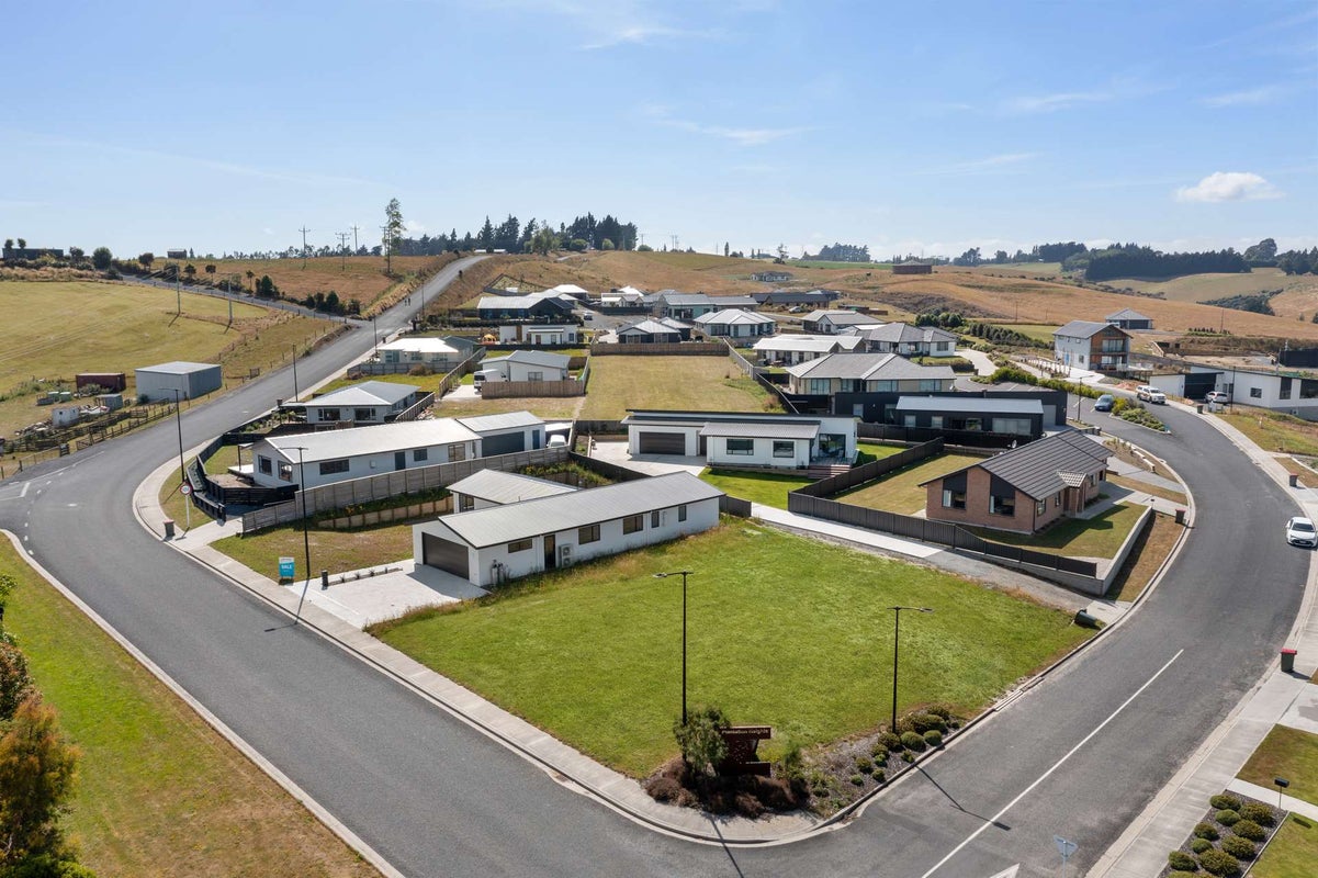 1 Oregon Place, Balclutha - Carousel 1