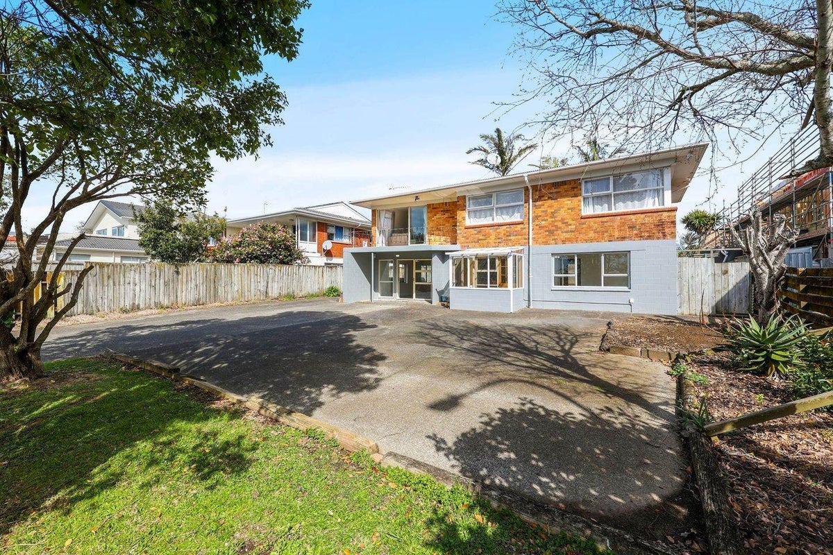 77 MacLeans Road, Bucklands Beach, Auckland - Carousel 1