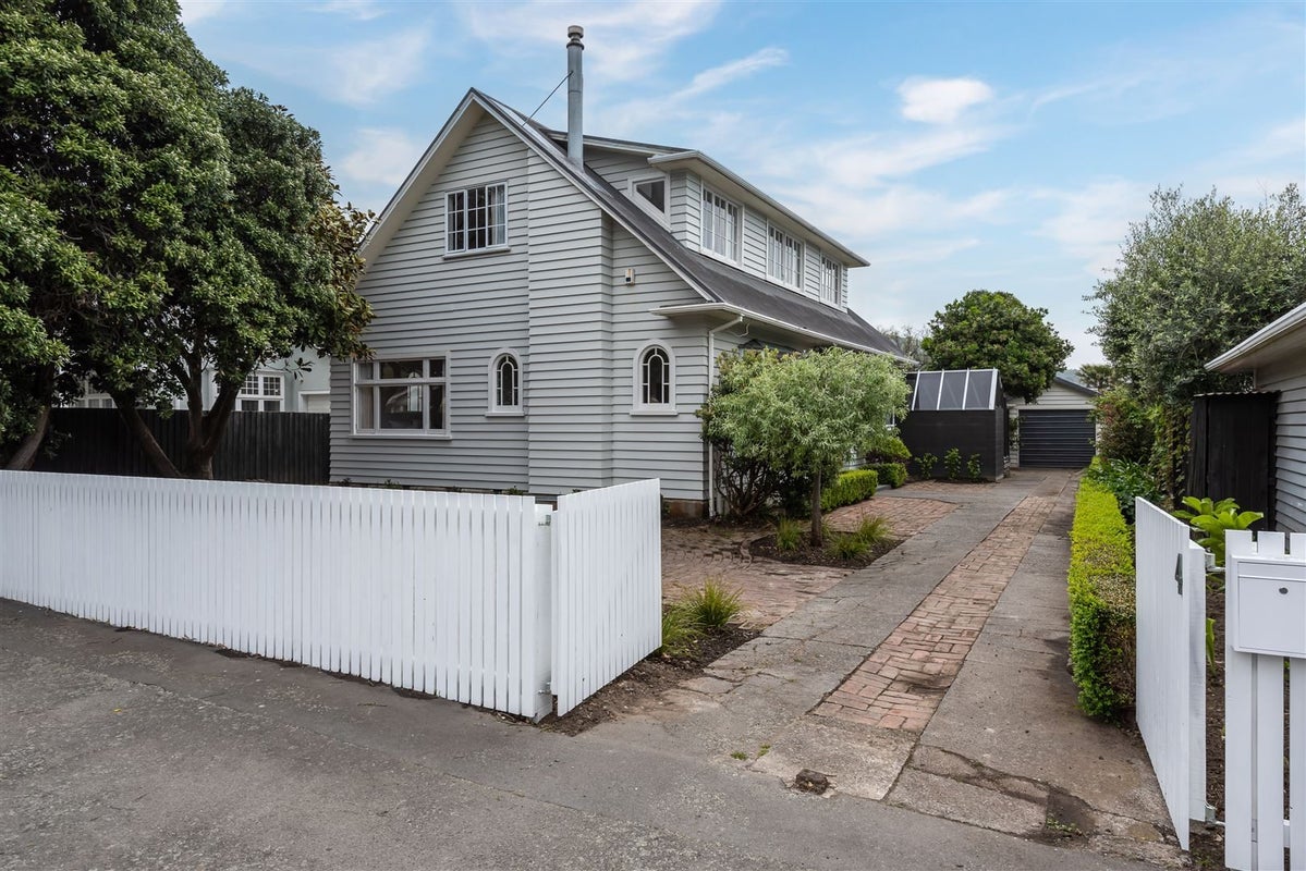 4 Menzies Street, Sumner, Christchurch - Carousel 1