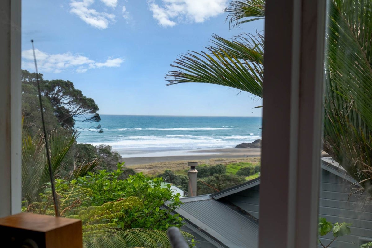 5 Sylvan Glade, New Lynn - Carousel 1