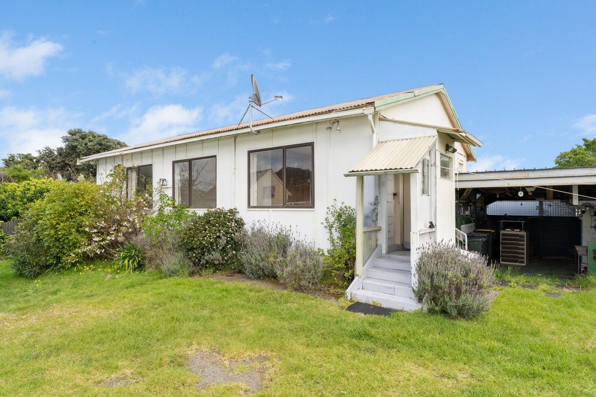 4A Manuka Street, Otaki Beach, Otaki - Carousel 2