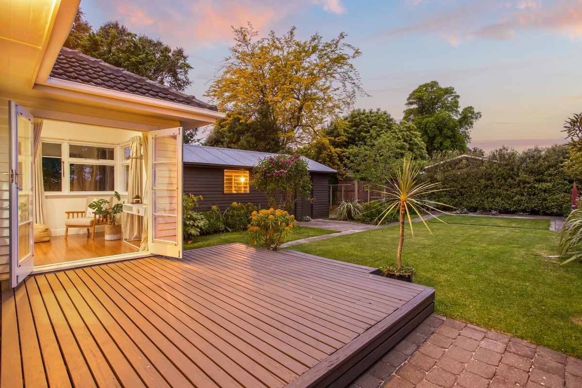 116 Riverlaw Terrace, Saint Martins, Christchurch - Carousel 2