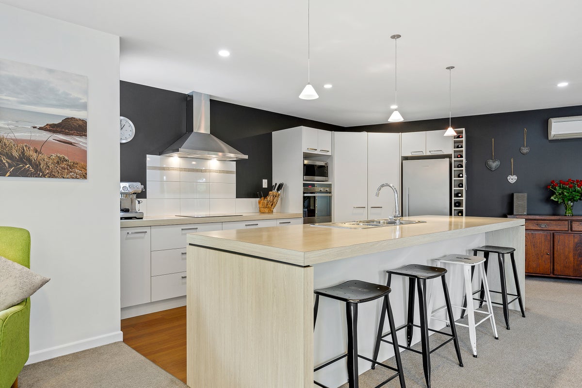 5 Cyclamen Place, Aidanfield, Christchurch - Carousel 2