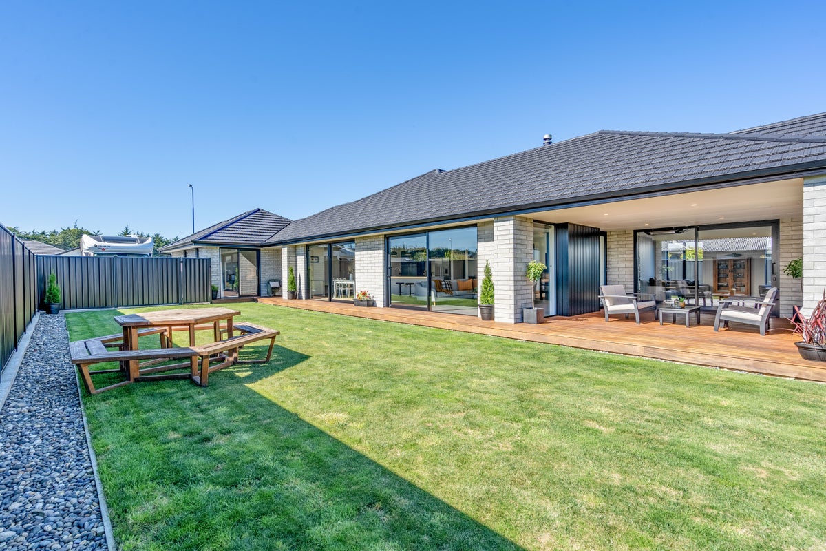 27 Northside Drive, Waikiwi, Invercargill - Carousel 1