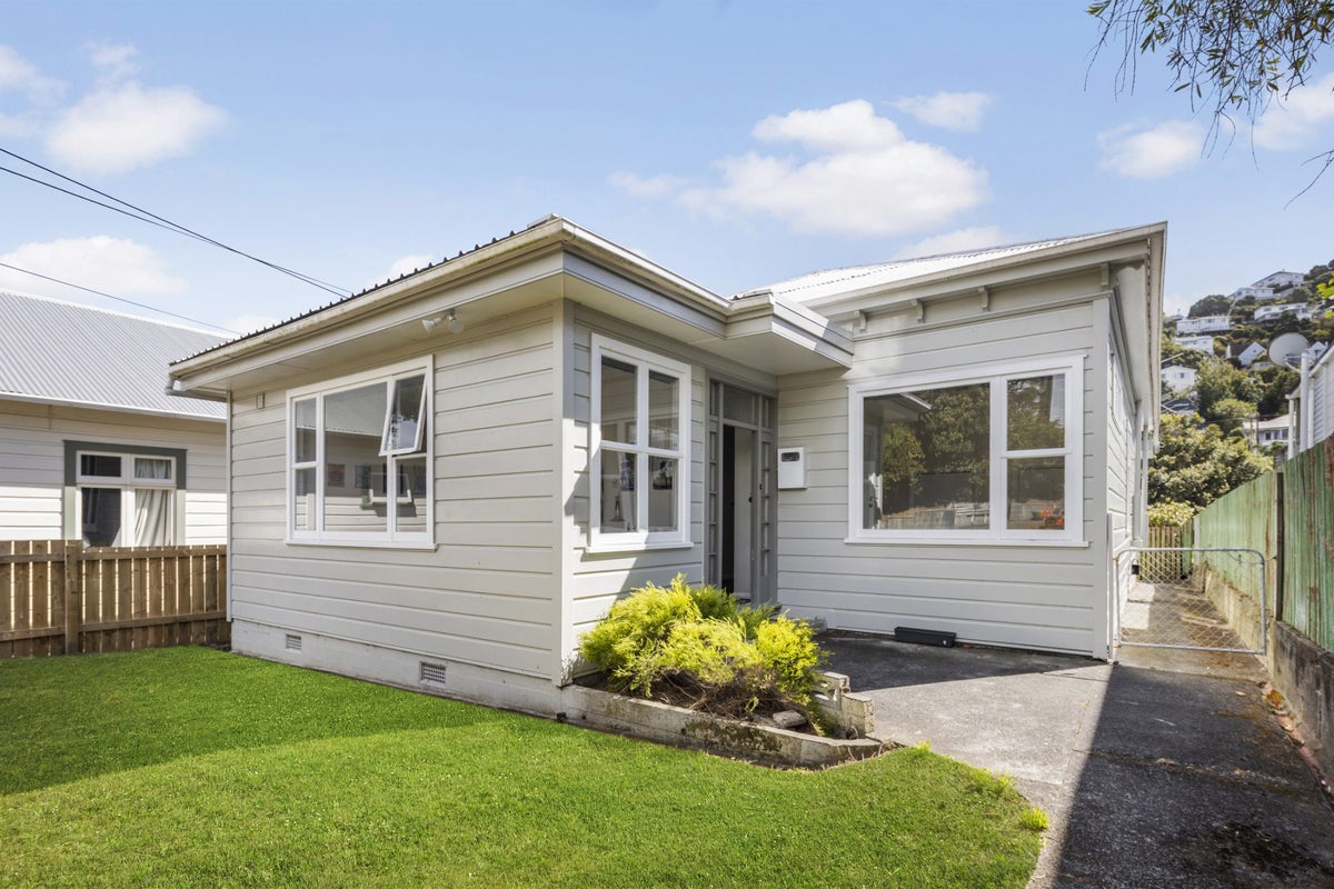 88 Waipapa Road, Hataitai, Wellington - Carousel 2