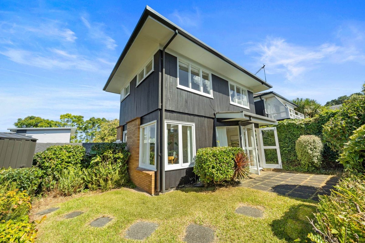 4/16 Turama Road, Royal Oak, Auckland - Carousel 2