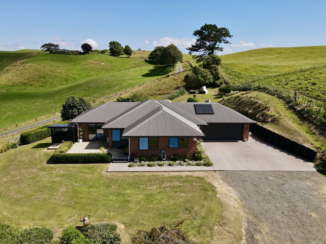 323 Dukeson Road, Putaruru - Carousel 1