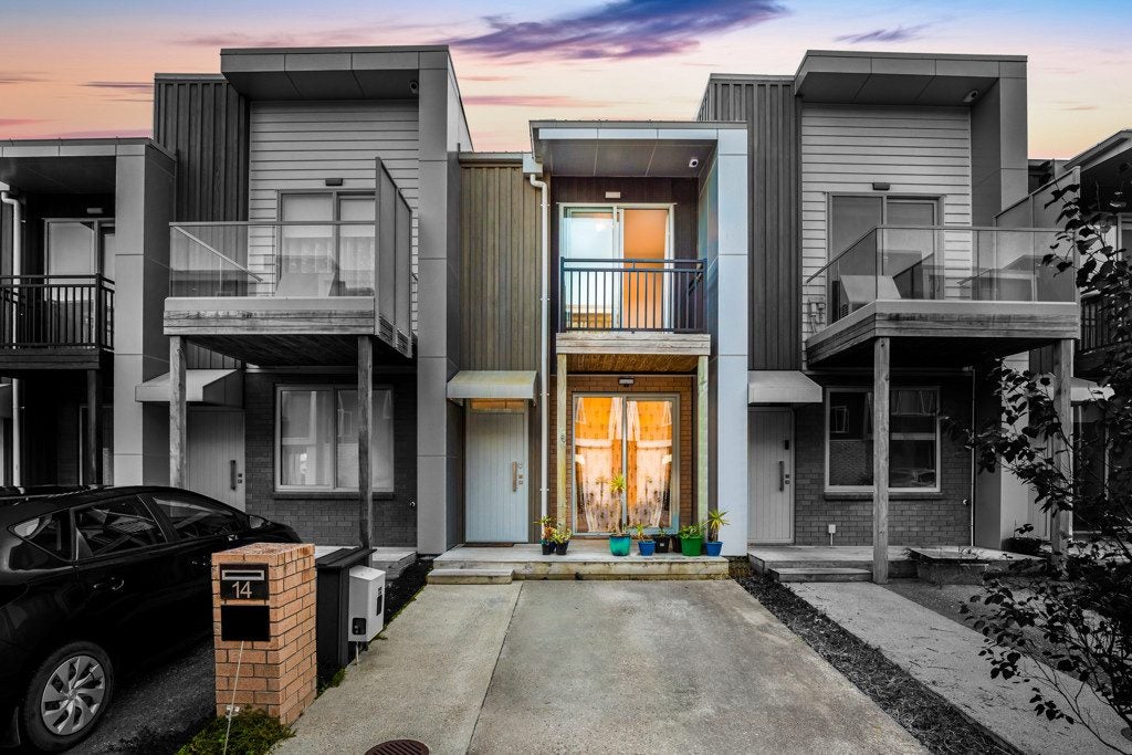14 Ceramic Lane, New Lynn, Auckland - Carousel 1